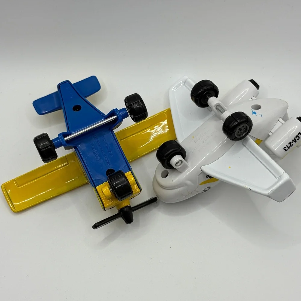 Tonka Maisto Cartoon Toy Airplane Lot 2pc Prop Jet Blue White Kids Vehicle Play